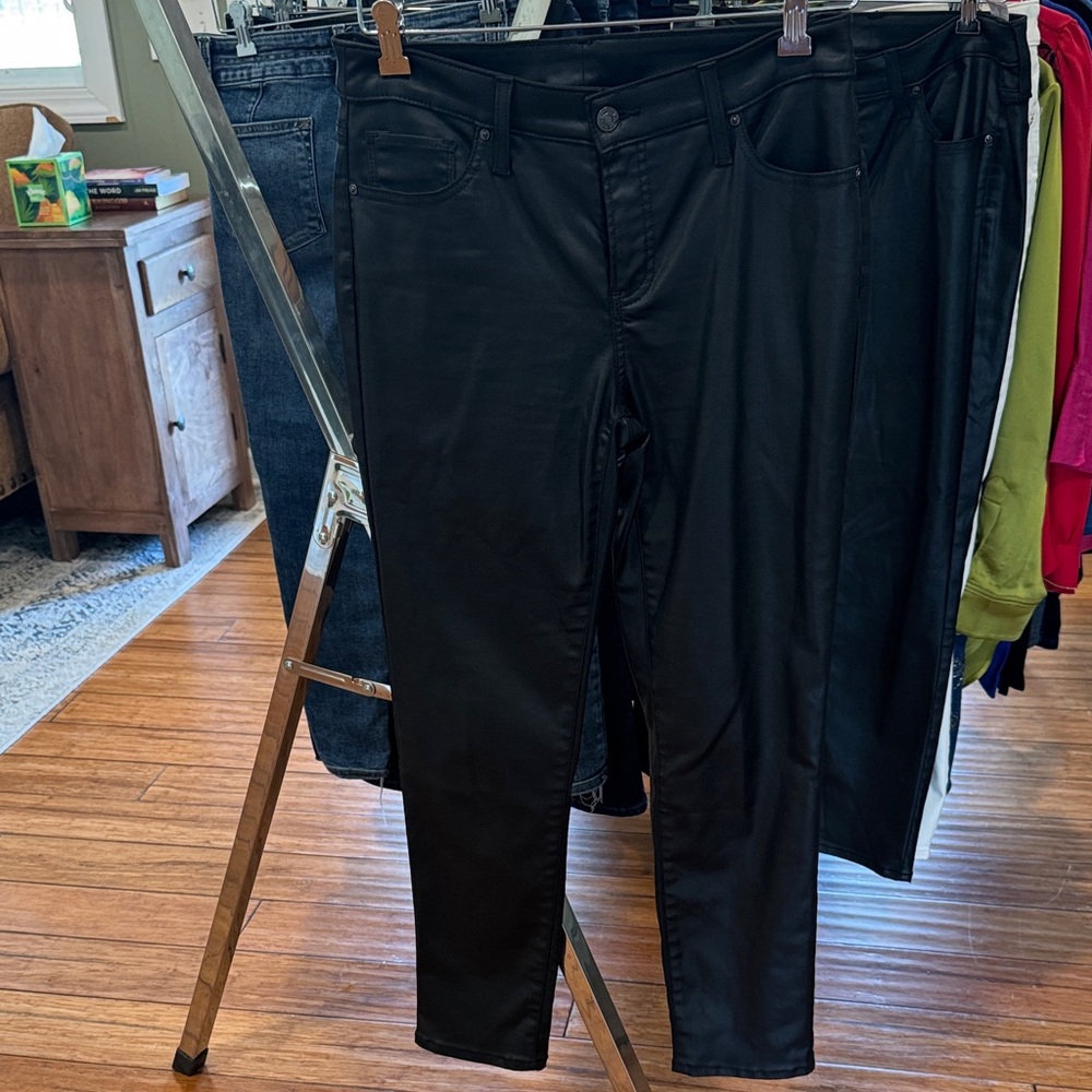 Girlfriend Coated Ankle Jeans